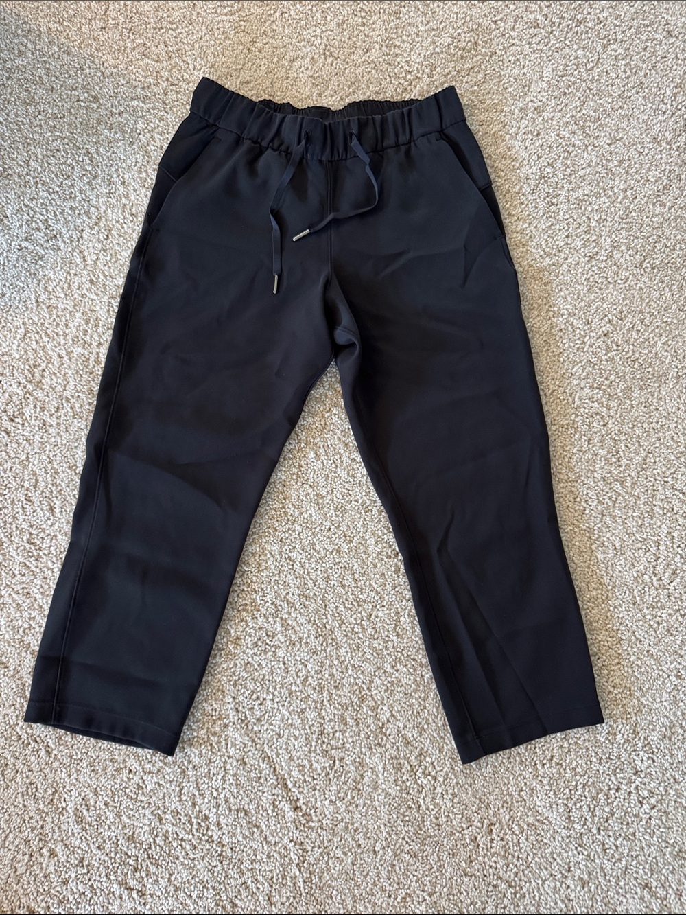 Women’s Lululemon Black Elastic Waist Drawstring ankle Pants